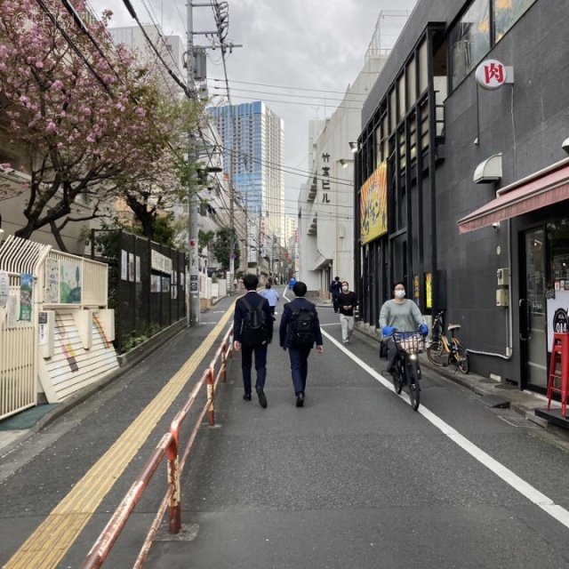 ファインテックビル ビル前面道路