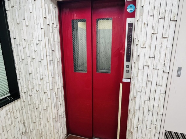 富士建LKビル　エントランス