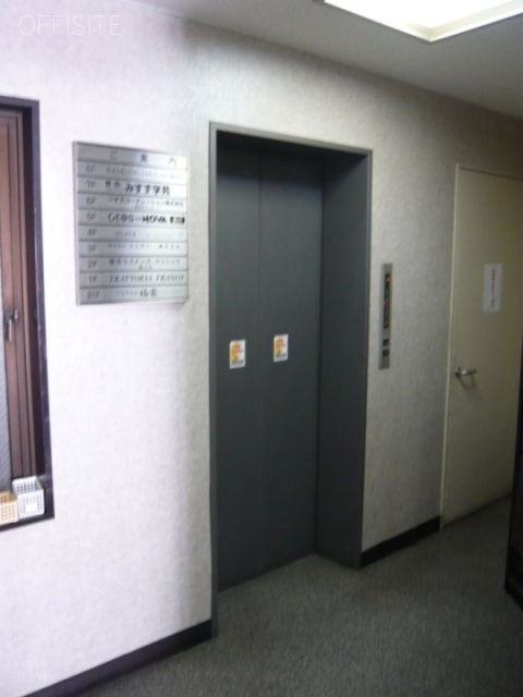 大明ビル エントランス