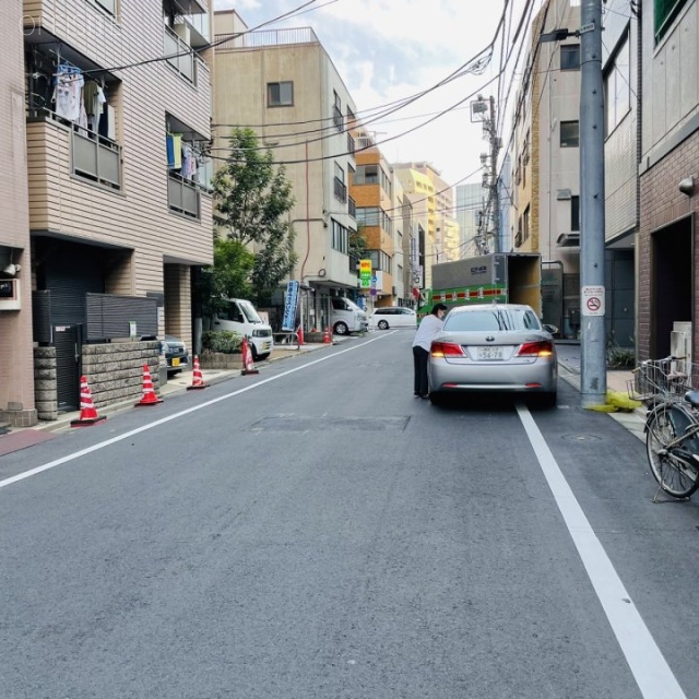 山の手ビル ビル前面道路