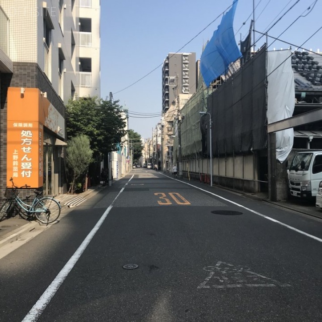 I-Fort Ueno ビル前面道路
