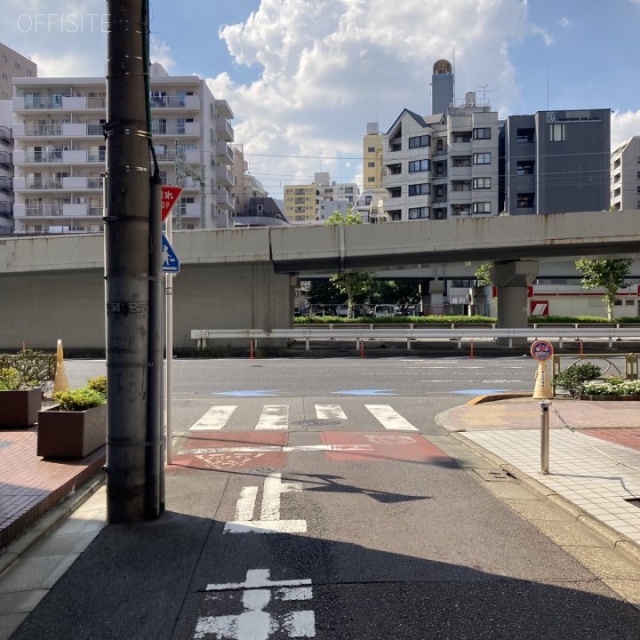 ライオンズマンション大森海岸 ビル前面道路