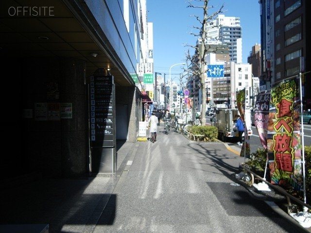 左門イレブンビル ビル前面道路