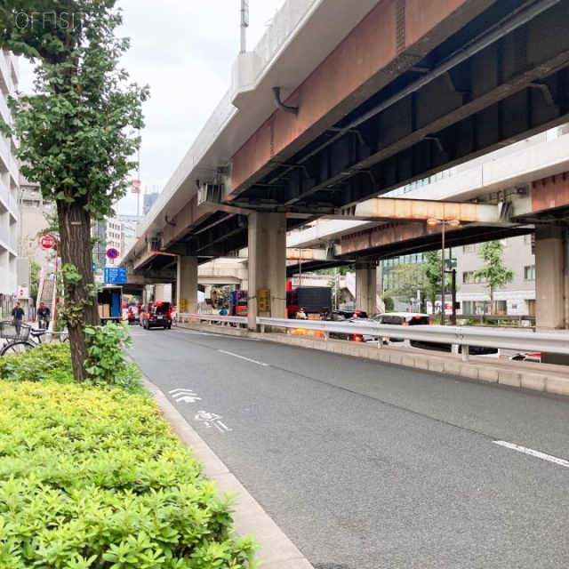 エイチ・アール・ネットビル 前面道路