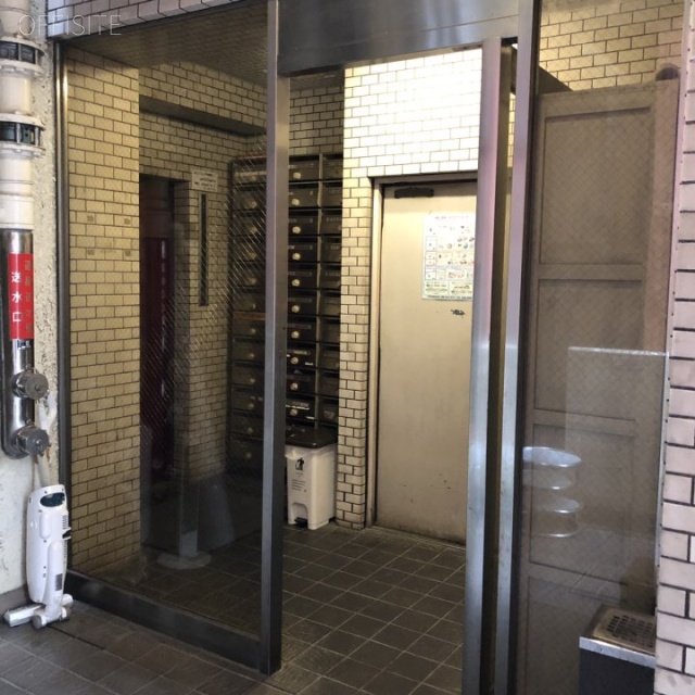 クリスタル亀戸ビル エントランス