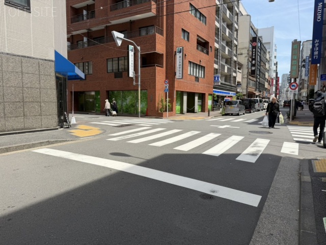 三上(バイタリティ)ビル　前面道路