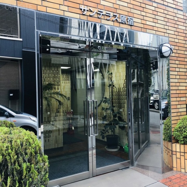 サンテラス原宿ビル オフィスビル出入口