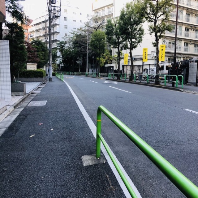 田端ビル ビル前面道路