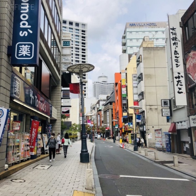 カランドリエビル ビル前面道路