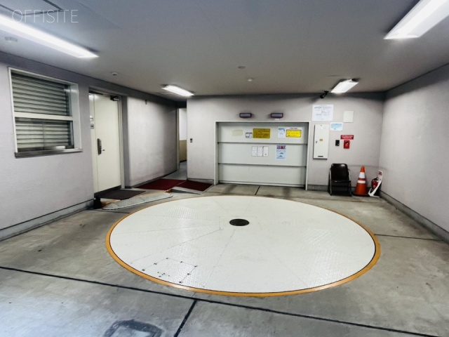 秩父屋ビル 駐車場