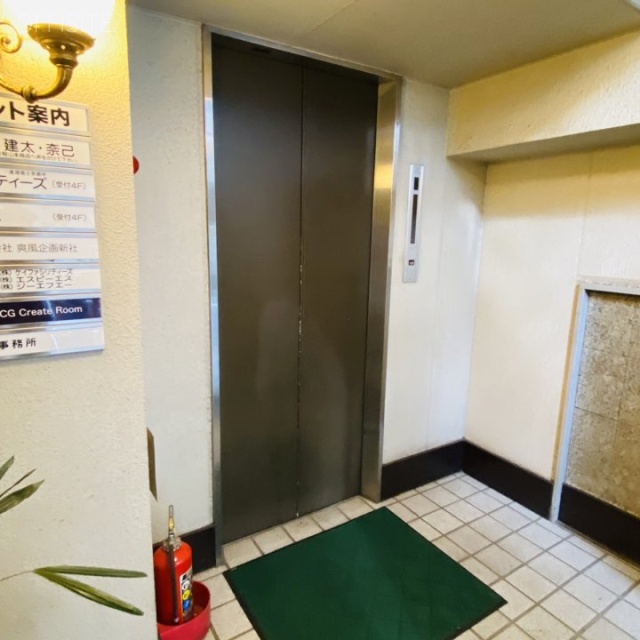 銀座山本ビル エレベーター