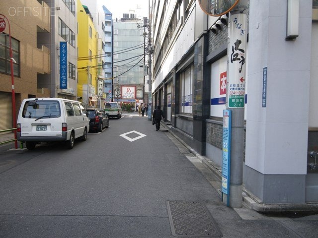林精密ビル ビル前面道路