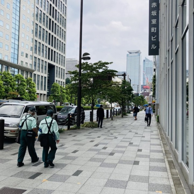 赤坂室町ビル ビル前面道路