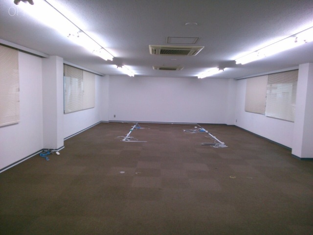 手塚ビル 室内