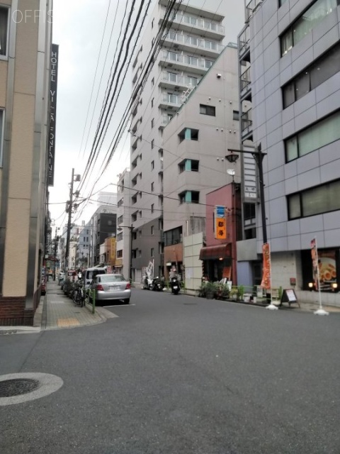 リベラ茅場町 ビル前面道路
