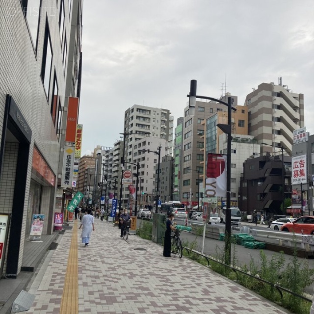 羊屋ビル ビル前面道路