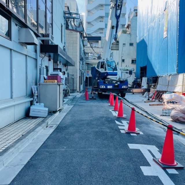 朝日ビル11号館 側道
