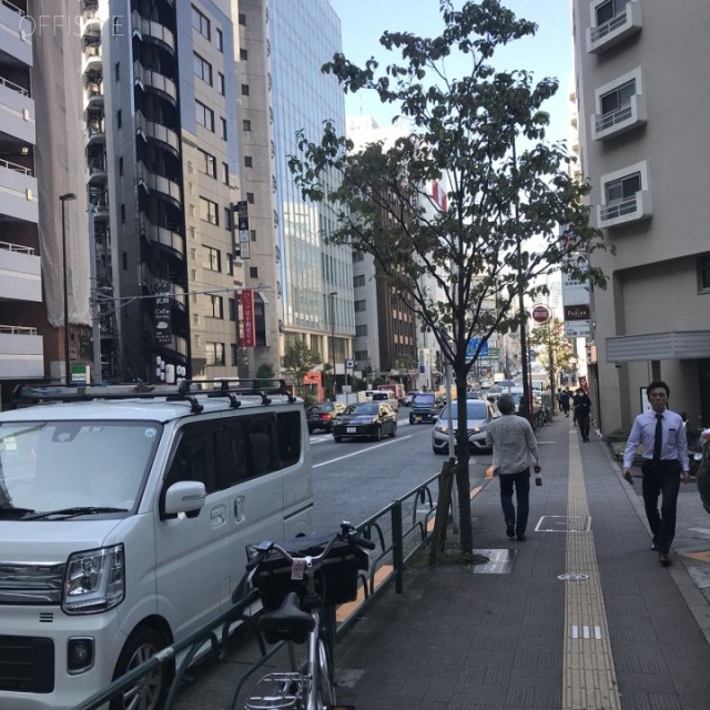 サテライト新宿ビル ビル前面道路