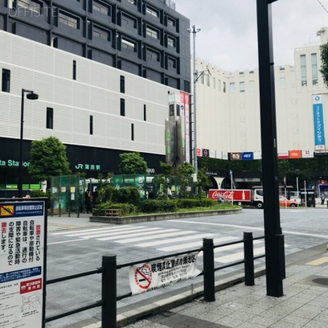 ニューカマタビル ビル前面道路
