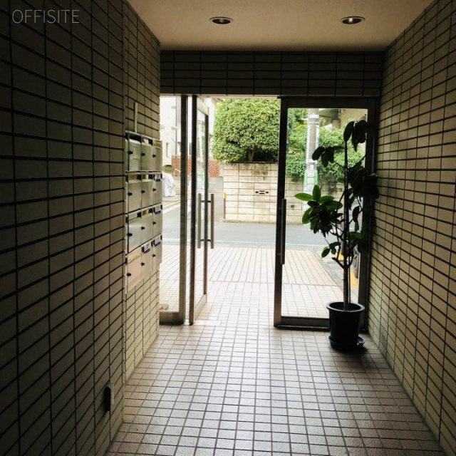 アルタス新宿南 エントランス