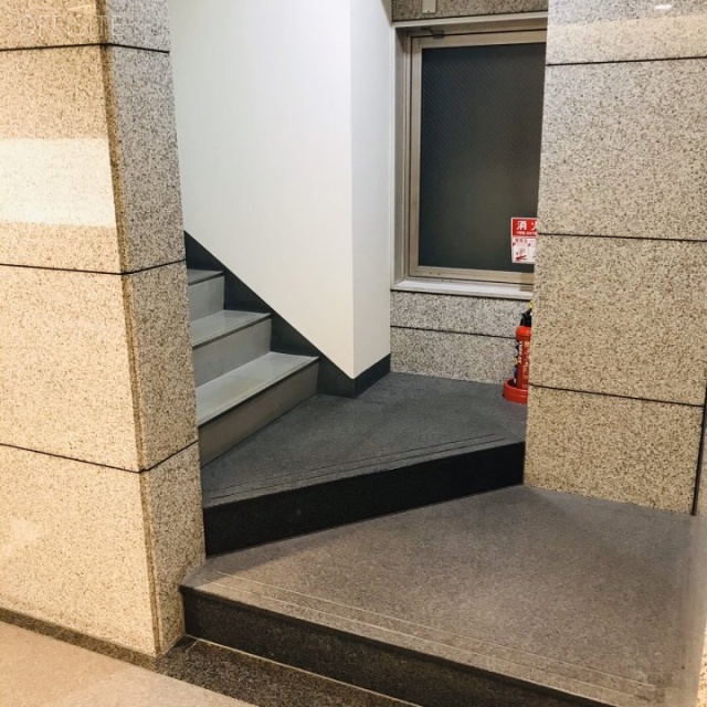 KDX新橋ビル(ビュレックスラボ新橋) 階段