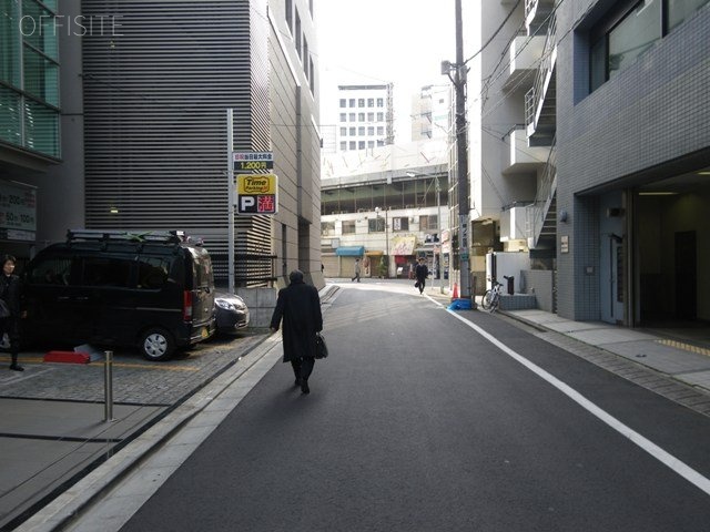 鳥本鋼業ビル ビル前面道路