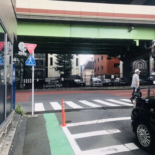 早野ビル　ビル前面道路