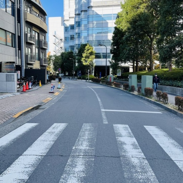 第一小林ビル ビル前面道路