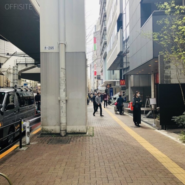 オリンピックイン渋谷 ビル前面道路