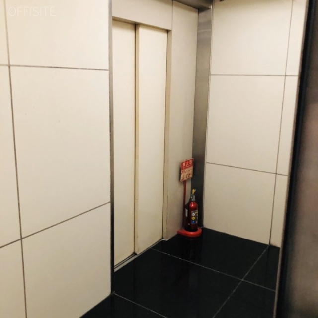 KTビル エレベーター