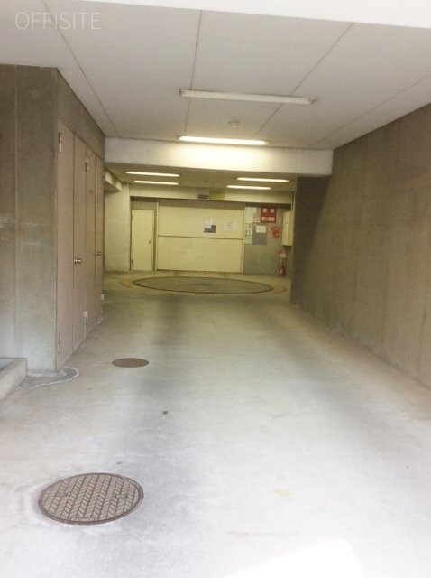 エクセレンスビル 駐車場