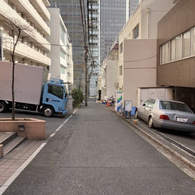 赤坂南部坂ハイツ ビル前面道路