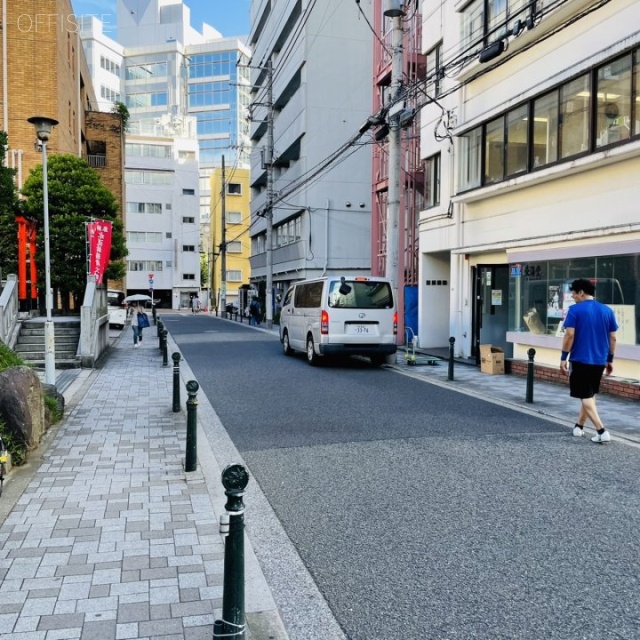 岡野ビル ビル前面道路