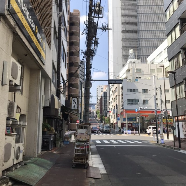林ビル ビル前面道路