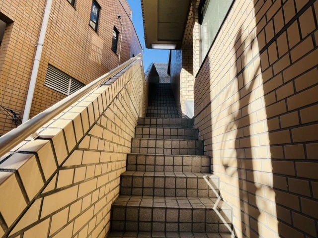 J&Hビル エントランス