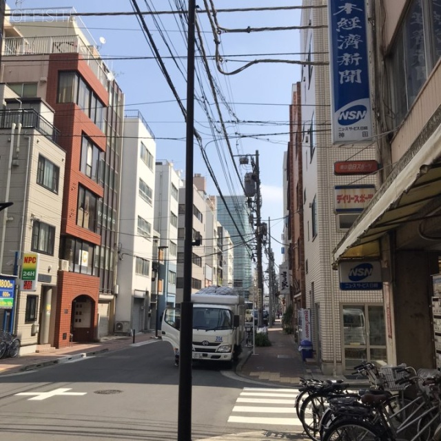 林ビル ビル前面道路