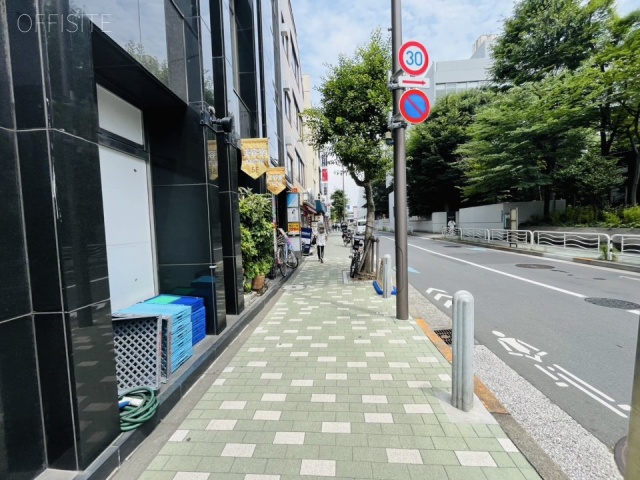 マルキビル　周辺