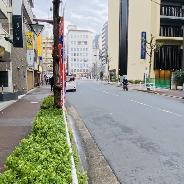 近代ビル ビル前面道路