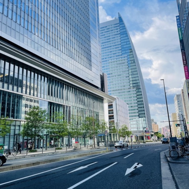 東進名駅ビル 前面道路