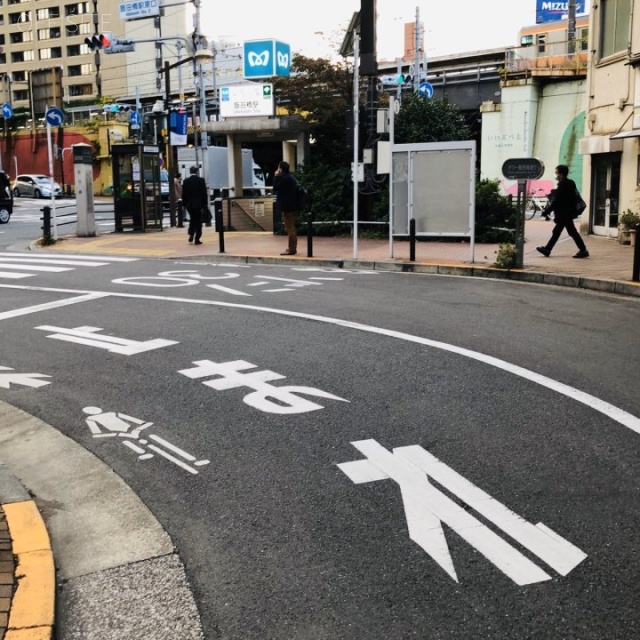 第2林ビル ビル前面道路