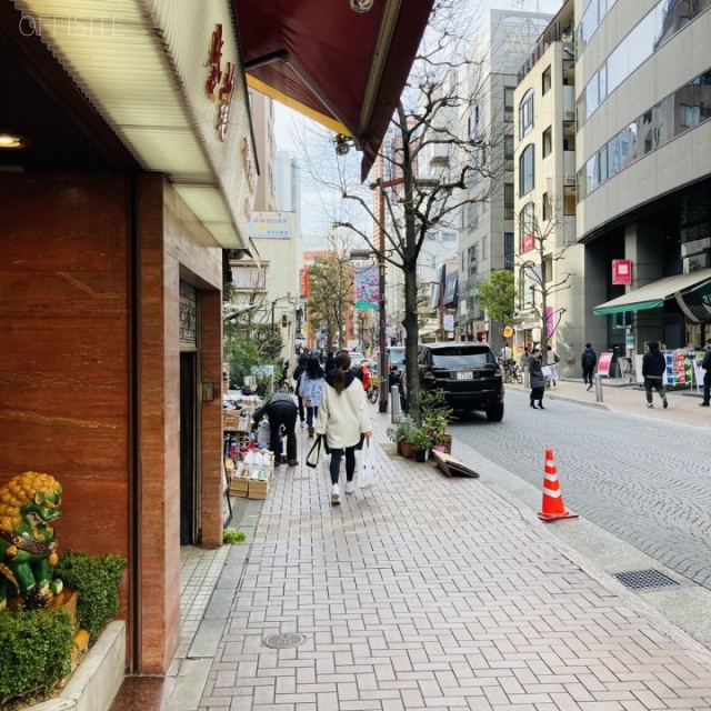 麻布西脇ビル ビル前面道路