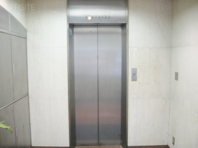 Yビル　エレベーター
