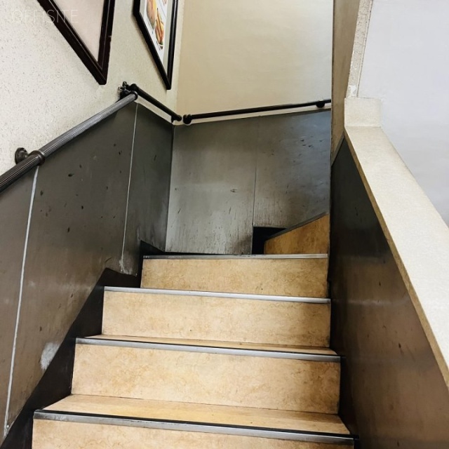 三陽ビル 階段