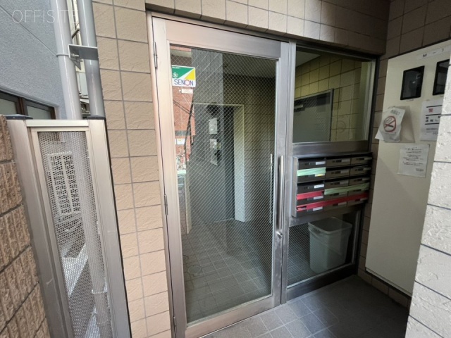 イーストンビル西早稲田　エントランス