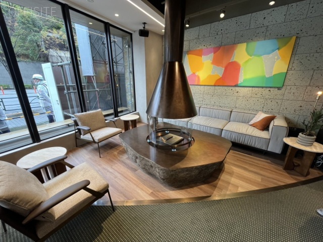 NOW/HERE新宿四谷　エントランス