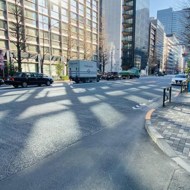 錦町ビルディング ビル前面道路