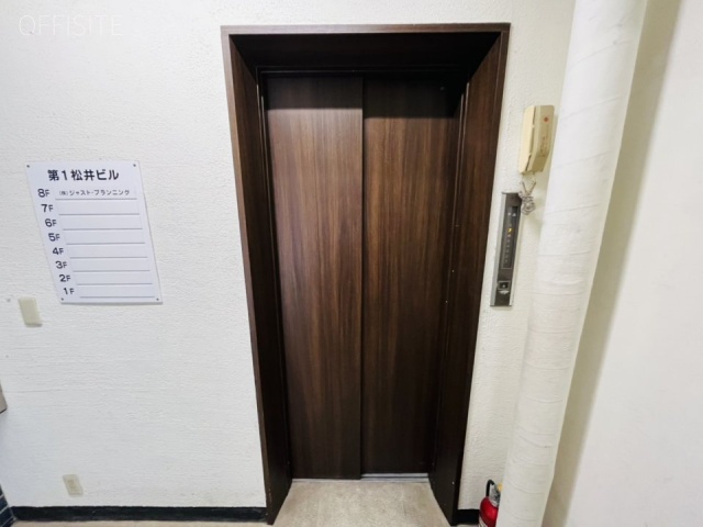 第1松井ビル エントランス