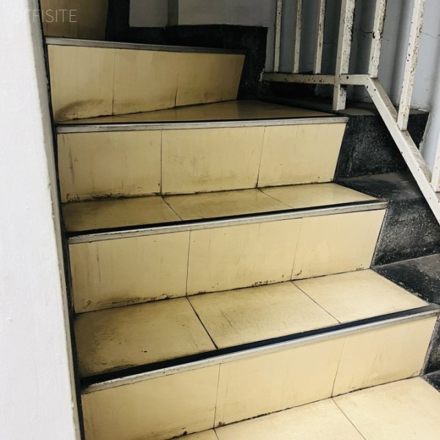 喜助九段ビル 階段