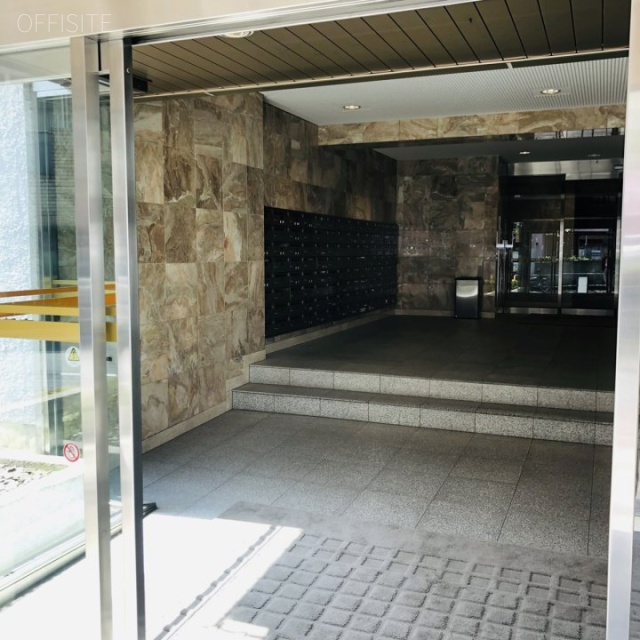西新宿ハウス エントランス