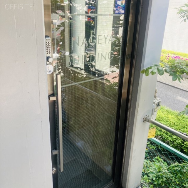 稲毛屋ビル オフィスビル出入口